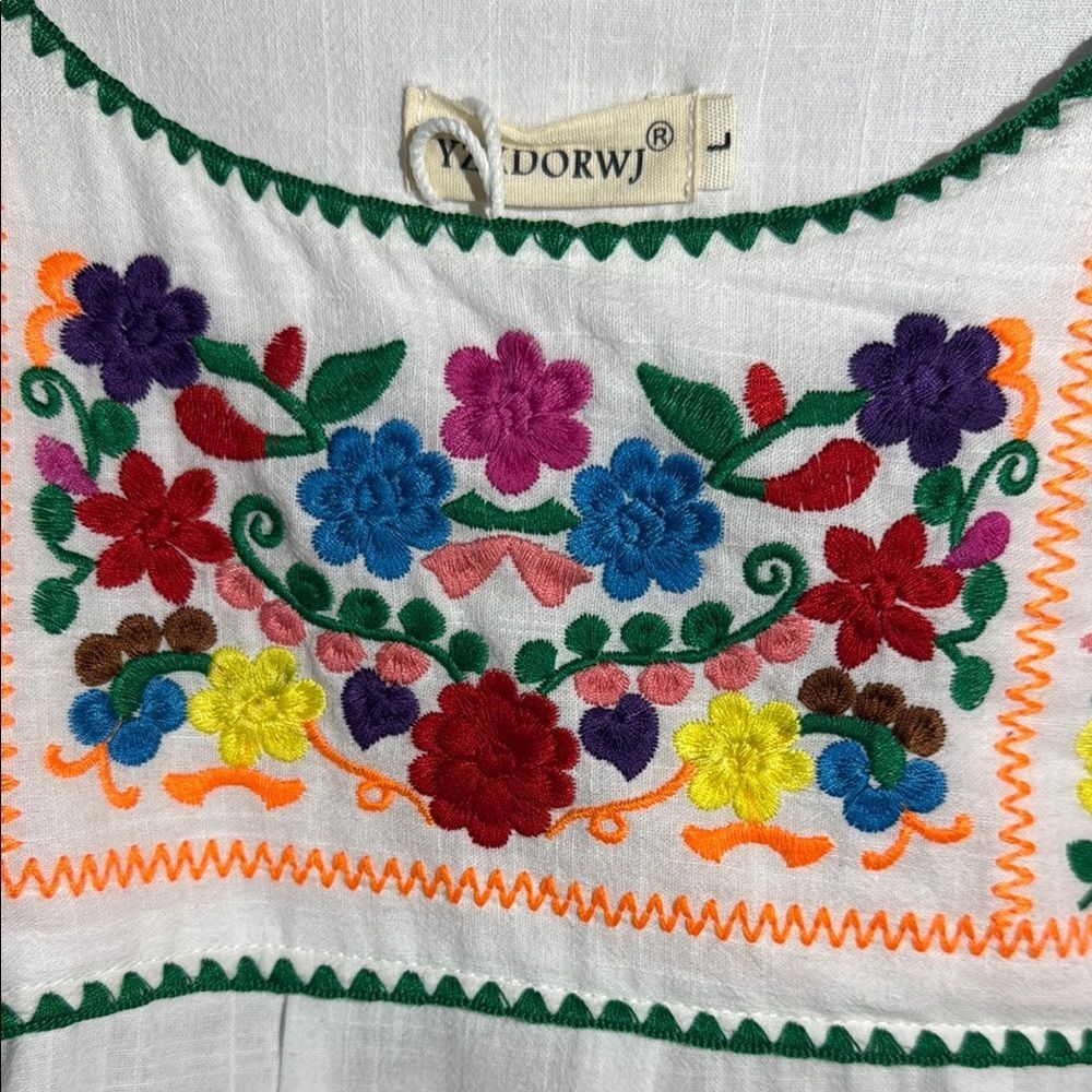 White Relaxed Embroidered Blouse - Picture 7 of 10
